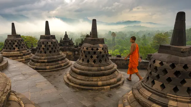 Perayaan Waisak 2024 di Borobudur Tarik Minat 300 Ribu Wisatawan, Sandiaga Uno: Penginapan Penuh!