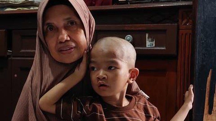 Kisah Ubay yang Tak Bisa Bicara dan Berjalan, Hidup Diasuh Nenek